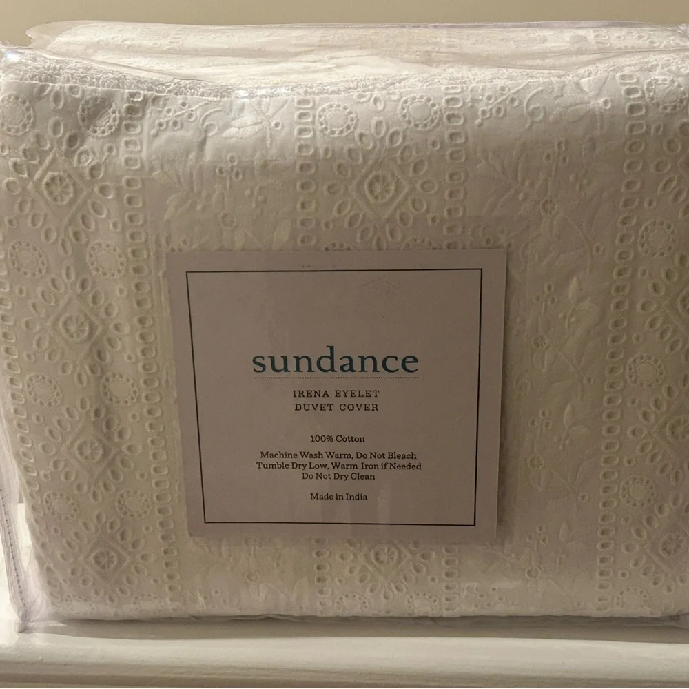 NWT Sundance Irena White king size all-over eyelet duvet
